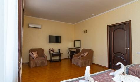 Студия без балкона с видом на бассейн. Отель Георгий, Анапа, Витязево