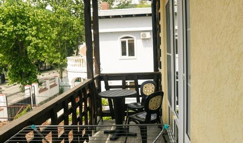 Трехместный