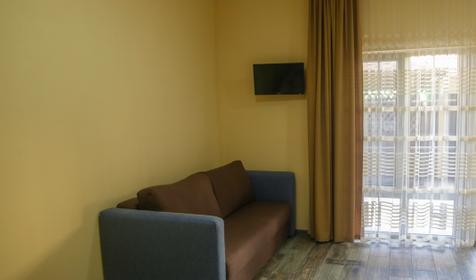 Трехместный