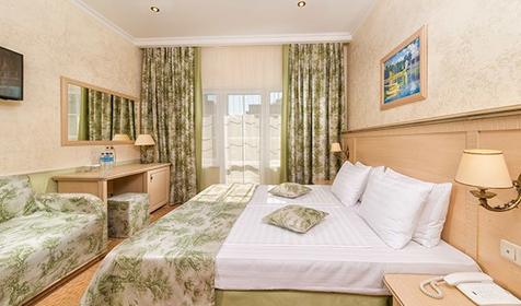 Супериор семейный 4-местный. Довиль отель, г. Анапа