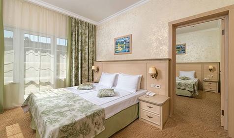 Супериор семейный 4-местный. Довиль отель, г. Анапа