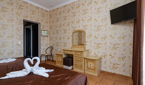 Полулюкс трехместный с балконом. Отель Mega Lux (Мега Люкс), Анапа, Витязево