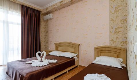 Полулюкс трехместный с балконом. Отель Mega Lux (Мега Люкс), Анапа, Витязево