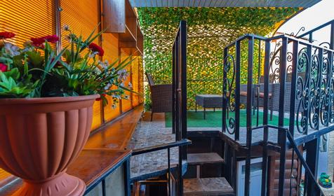 Пятиместный трехкомнатный номер. Гостевой дом На Ульяновской 80, Геленджик