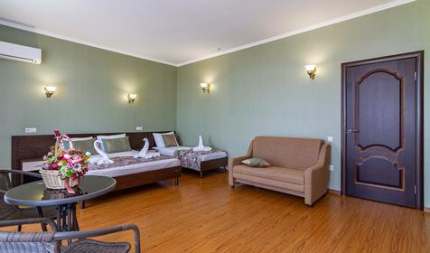 Полулюкс с двумя балконами. Отель Георгий, Анапа, Витязево