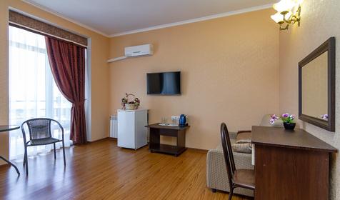 Полулюкс с двумя балконами. Отель Георгий, Анапа, Витязево