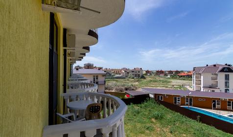 Стандарт четырехместный с балконом. Гостевой дом Мегас-Александрос, Анапа, Витязево