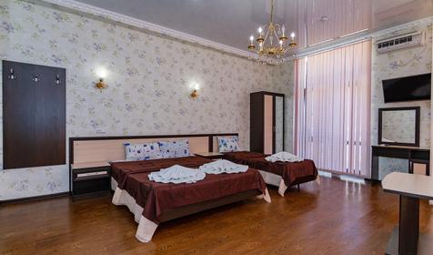 Полулюкс четырехместный с балконом. Гостевой дом Мегас-Александрос, Анапа, Витязево