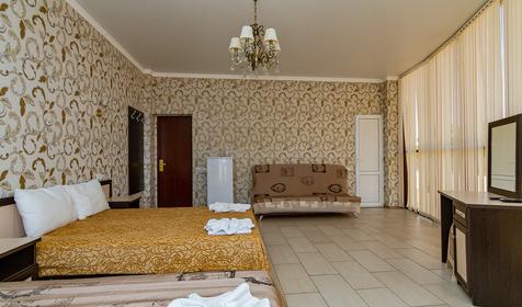 Полулюкс четырехместный с балконом. Гостевой дом Мегас-Александрос, Анапа, Витязево