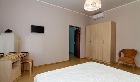 Стандарт четырехместный двухкомнатный. Гостевой дом Дом путешественника, Геленджик