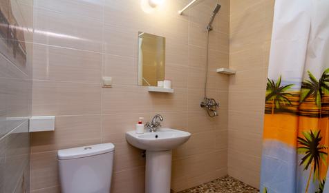 Стандарт четырехместный двухкомнатный. Гостевой дом Дом путешественника, Геленджик