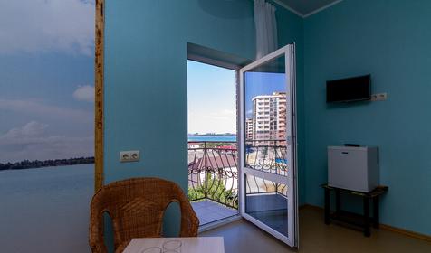 Стандарт четырехместный двухкомнатный. Гостевой дом Дом путешественника, Геленджик