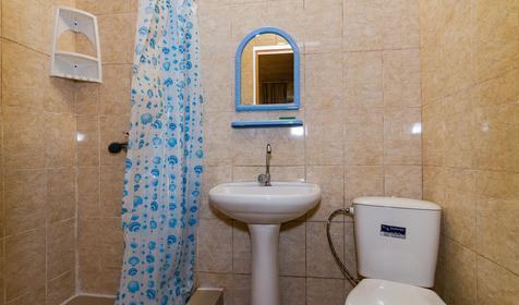 Полулюкс четырехместный четырехместный. База отдыха Аленка, г. Анапа, п. Джемете