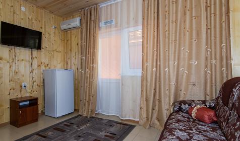 Полулюкс четырехместный четырехместный. База отдыха Аленка, г. Анапа, п. Джемете