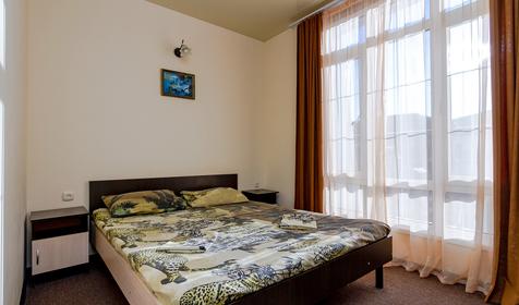 Двухкомнатный люкс с балконом. Отель Персей, Геленджик, Архипо-Осиповка