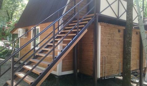 Трехместный в деревянном доме