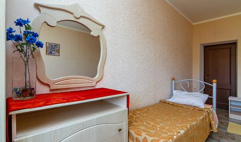 Трехместный эконом. Гостевой дом Азимут, Джубга