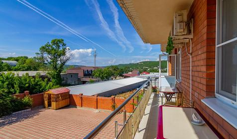 Трехместный эконом. Гостевой дом Азимут, Джубга