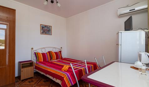 Двухместный стандарт. Гостевой дом Азимут, Джубга