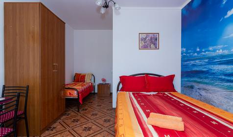 Трехместный стандарт. Гостевой дом Азимут, Джубга