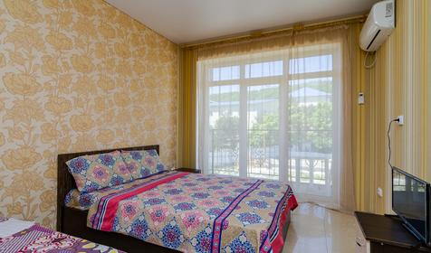  Трехместный с балконом. Гостевой дом Парижанка, Туапсе, Джубга