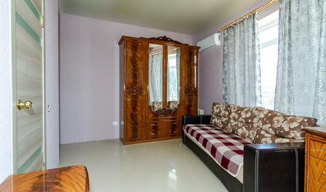 Четырехместный с большим угловым балконом. Гостевой дом Парижанка, Туапсе, Джубга