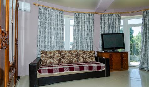 Четырехместный с большим угловым балконом. Гостевой дом Парижанка, Туапсе, Джубга