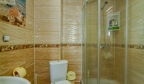 Четырехместный с большим угловым балконом. Гостевой дом Парижанка, Туапсе, Джубга