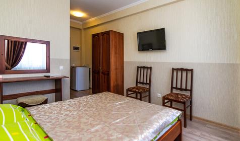 Двухместный стандарт с видом на горы. Гостевой дом Юг, Туапсинский район, п. Небуг