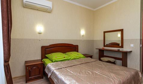 Двухместный стандарт с видом на горы. Гостевой дом Юг, Туапсинский район, п. Небуг