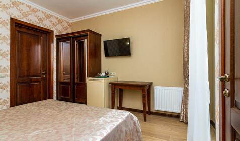 Двухместный полулюкс с видом на бассейн. Гостевой дом Юг, Туапсинский район, п. Небуг