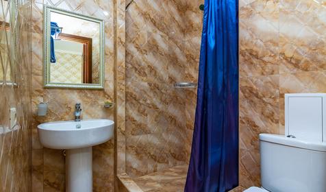 Двухместный полулюкс с видом на бассейн. Гостевой дом Юг, Туапсинский район, п. Небуг