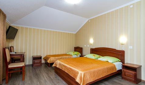 Трехместная мансарда с видом на море. Гостевой дом Юг, Туапсинский район, п. Небуг