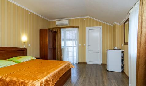 Трехместная мансарда с видом на море. Гостевой дом Юг, Туапсинский район, п. Небуг