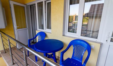 Трехместная мансарда с видом на море. Гостевой дом Юг, Туапсинский район, п. Небуг