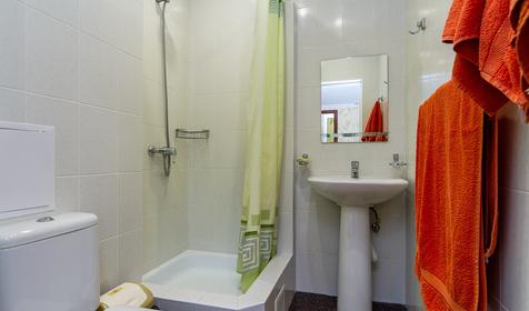 Четырехместный стандарт с видом на двор. Гостевой дом Юг, Туапсинский район, п. Небуг