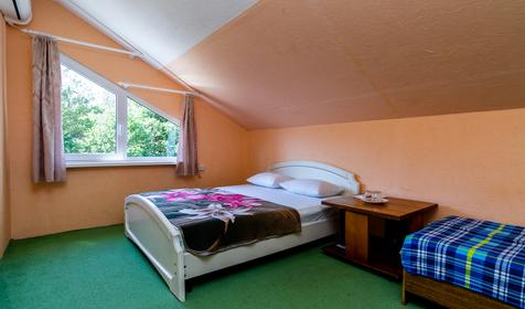 Стандарт на мансарде. Гостевой коттедж Южаночка, Сочи, Лоо