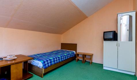 Стандарт на мансарде. Гостевой коттедж Южаночка, Сочи, Лоо