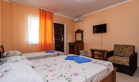 Трехместный с отдельным входом. Гостиница Мираж-Престиж, п. Лермонтово