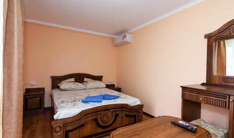 Двухместный с отдельным входом. Гостиница Мираж-Престиж, п. Лермонтово