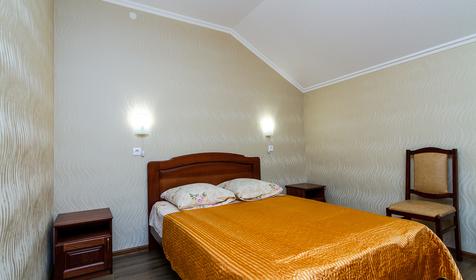 Трехместная мансарда. Гостевой дом Юг, Туапсинский район, п. Небуг