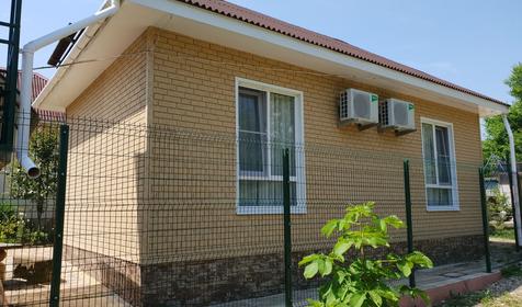 Домик двухкомнатный четырехместный с удобствами