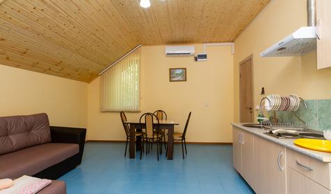 Люкс с кухней с корпусом. Туристическая база отдыха «Росинка» Туапсинский р-он, Бухта Инал