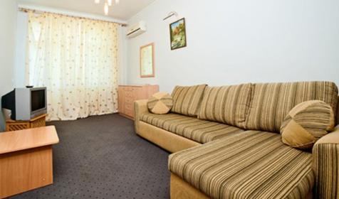 Люкс двухкомнатный трехместный. Отель Фаворит. Анапа, Витязево