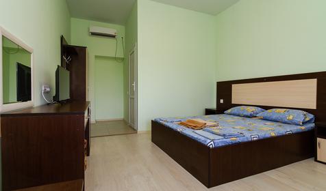 Трехместный с балконом. Гостевой дом На парковой, 23, Туапсинский район, Новомихайловский