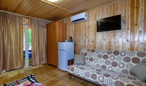 Двух-; четырехместный комфорт. База отдыха Волна, бухта Инал