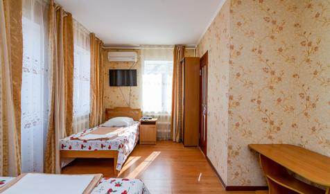 Стандарт трехместный. Гостевой дом На Горького 27, Анапа