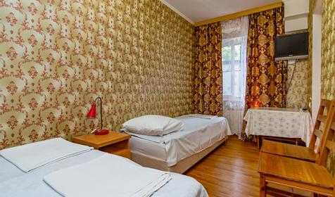 Эконом трехместный с удобствами. Гостевой дом На Горького 27, Анапа