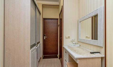 Полулюкс трехместный с видом на двор. Отель Золотые пески, Анапа, п. Витязево