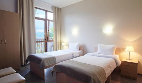 Трехместный двухкомнатный с видом на горы. Отель Riders Lodge Адлерский район, Сочи, поселок Красная Поляна